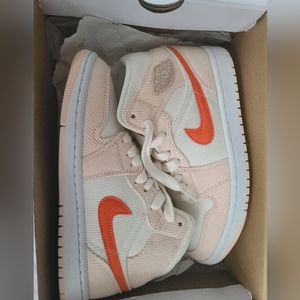 Womens Air Jordan 1 Mid Se